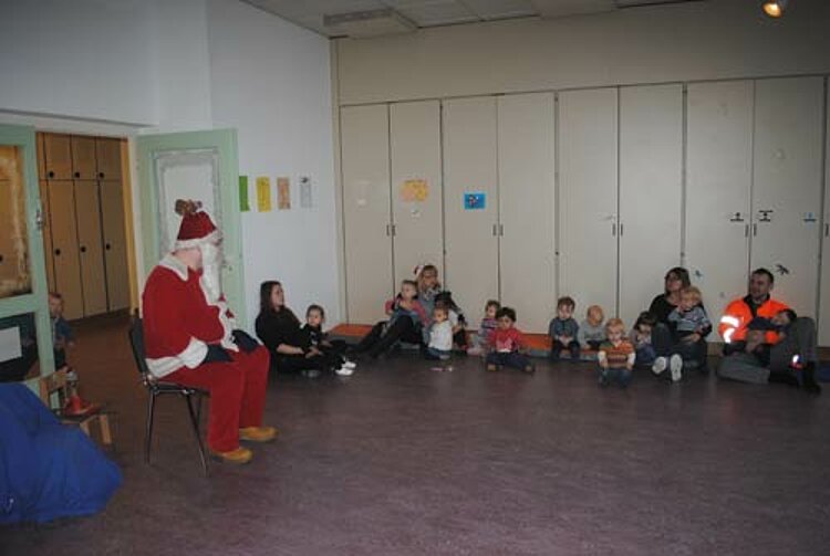 Kinderweihnachtsfeier in der KITA Waldräuber Kinderweihnachtsfeier in der KITA Waldräuber