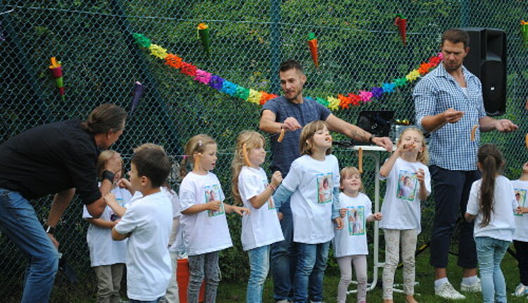 Vorschulkinder mit Zuckertütenfest verabschiedet Vorschulkinder mit Zuckertütenfest verabschiedet