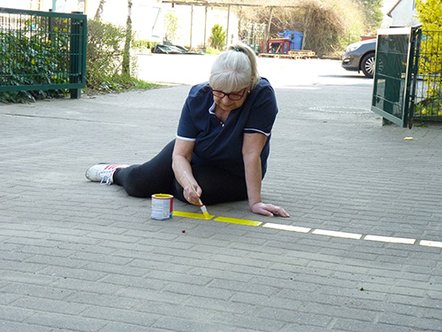 Garteneinsatz in der KITA Waldräuber Garteneinsatz in der KITA Waldräuber -4