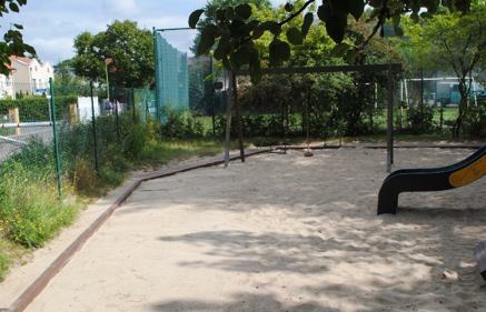 Erneuerung der Sandkastenumrandung Erneuerung der Sandkastenumrandung-4